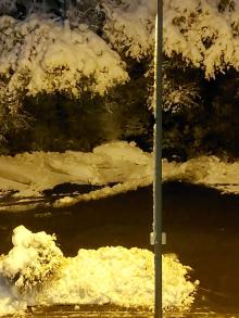 Löschwasser-Hydrant mit Schnee zugeschoben 