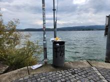 Müll liegt zum Teil schon im See