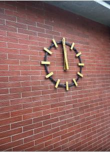 Uhr der Grundschule Güttingen 